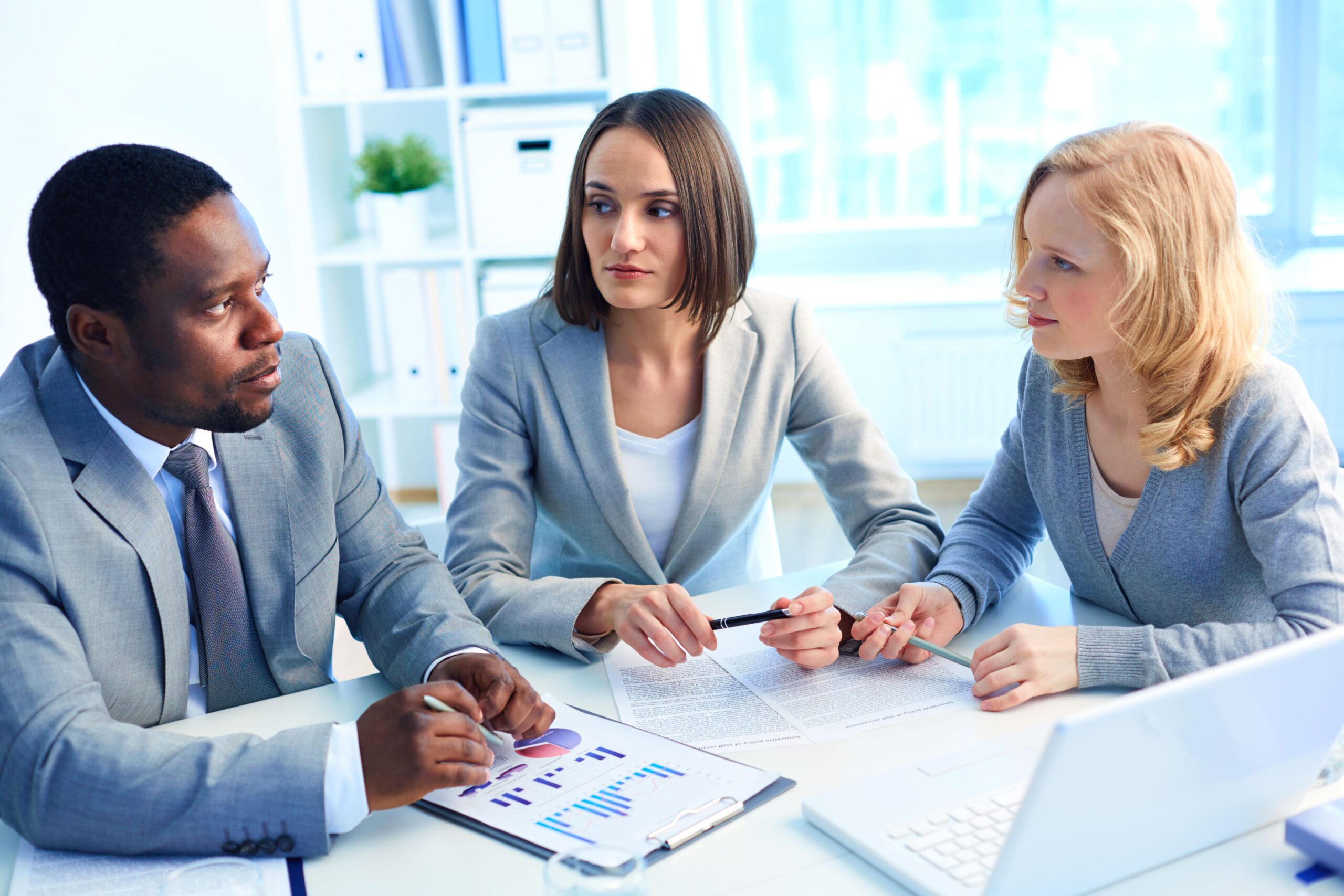 Les assurances professionnelles : que faut-il considérer ?